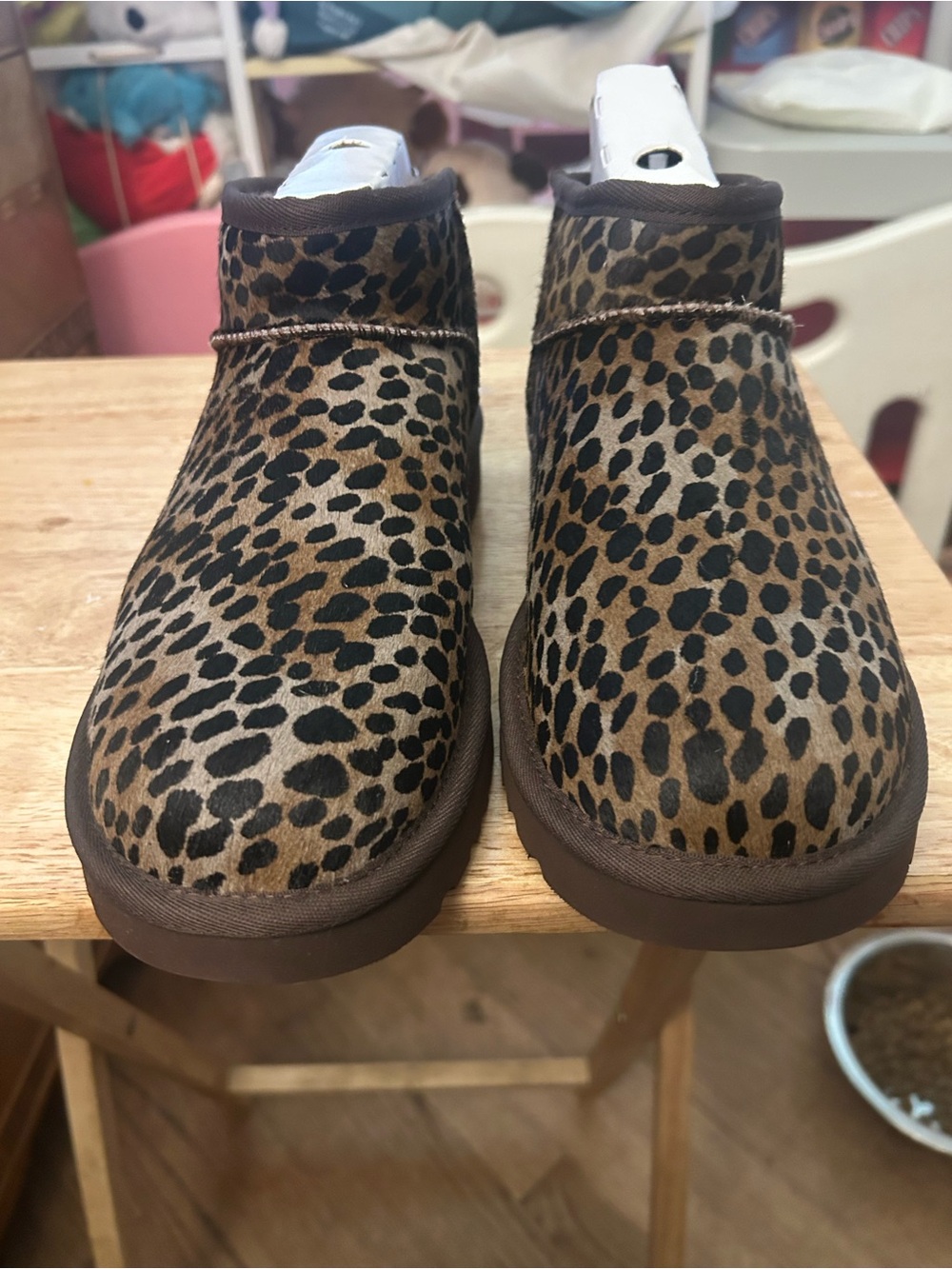 NWT UGG Classic Ultra Mini Caspian Spotted Cheetah Print Calf Hair Booties - 9 - Picture 2 of 11